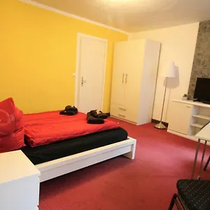 Sleep In St. Pauli Guest house